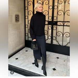 Joe’s black fashion sweater ❤️🎁🌺💖